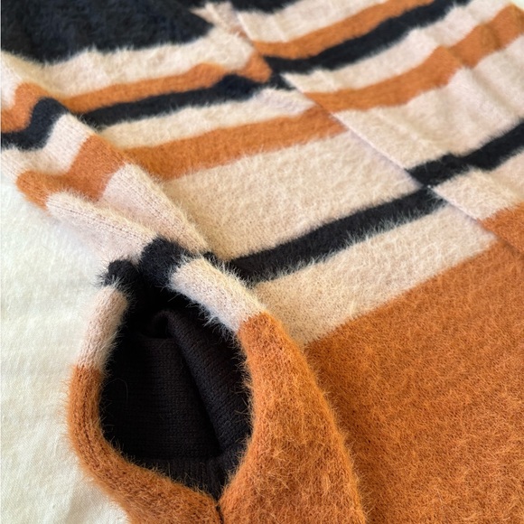 Girl With Curves Striped Duster Cardigan (M) - Picture 4 of 8